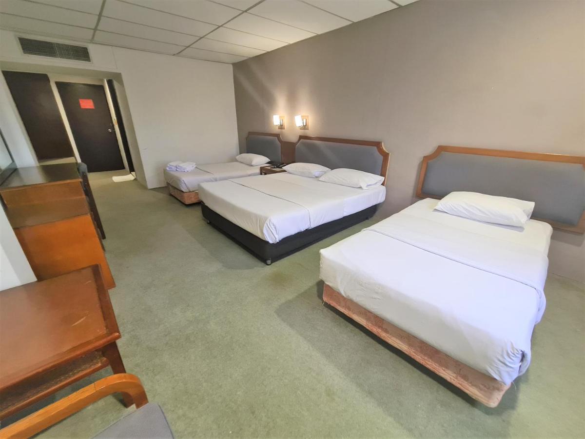 Anika Inn - Keluang Ngoại thất bức ảnh