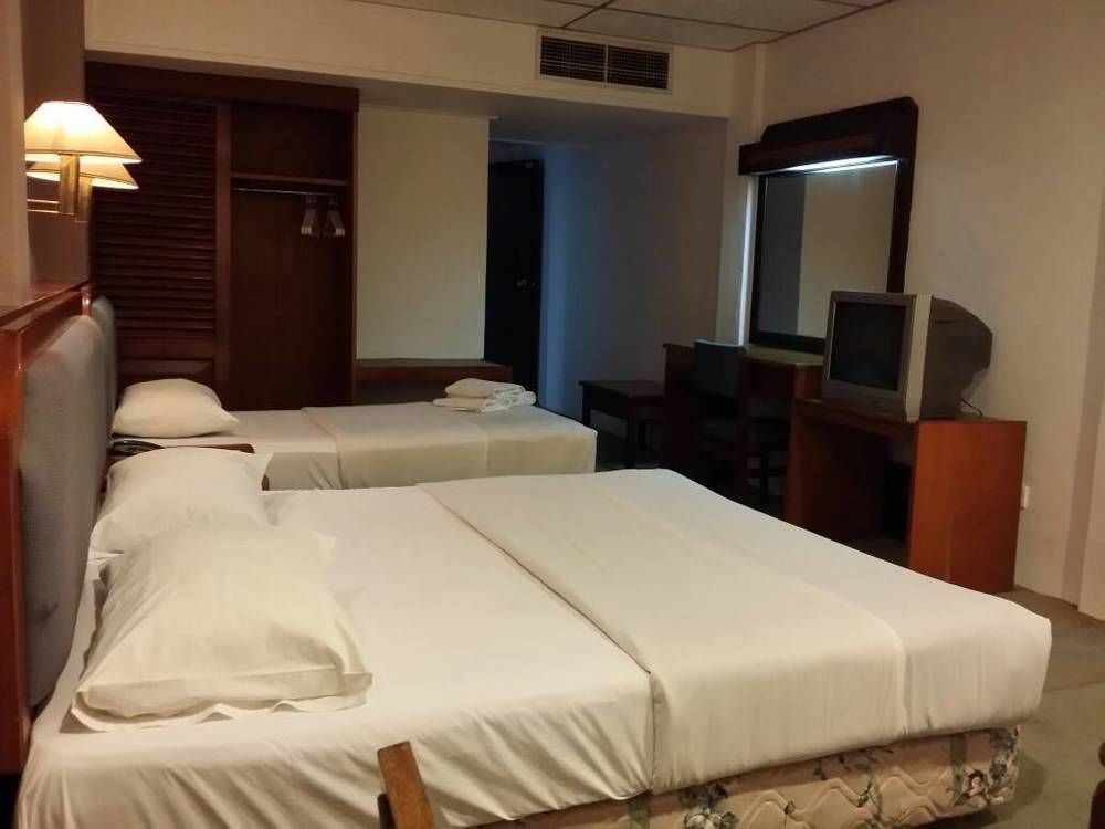 Anika Inn - Keluang Ngoại thất bức ảnh