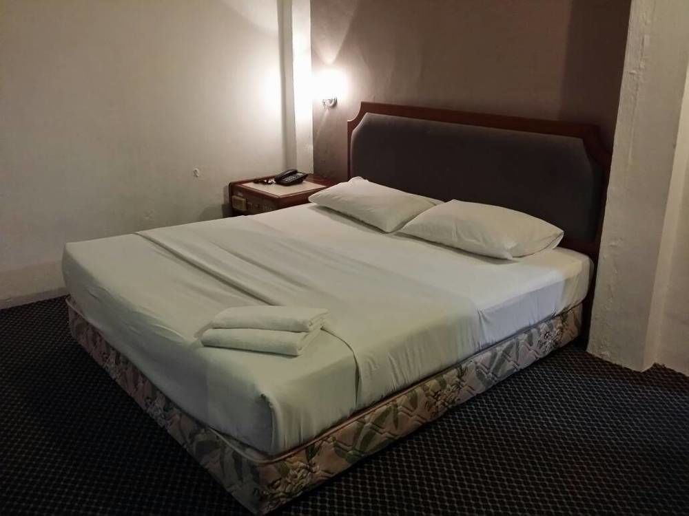 Anika Inn - Keluang Ngoại thất bức ảnh