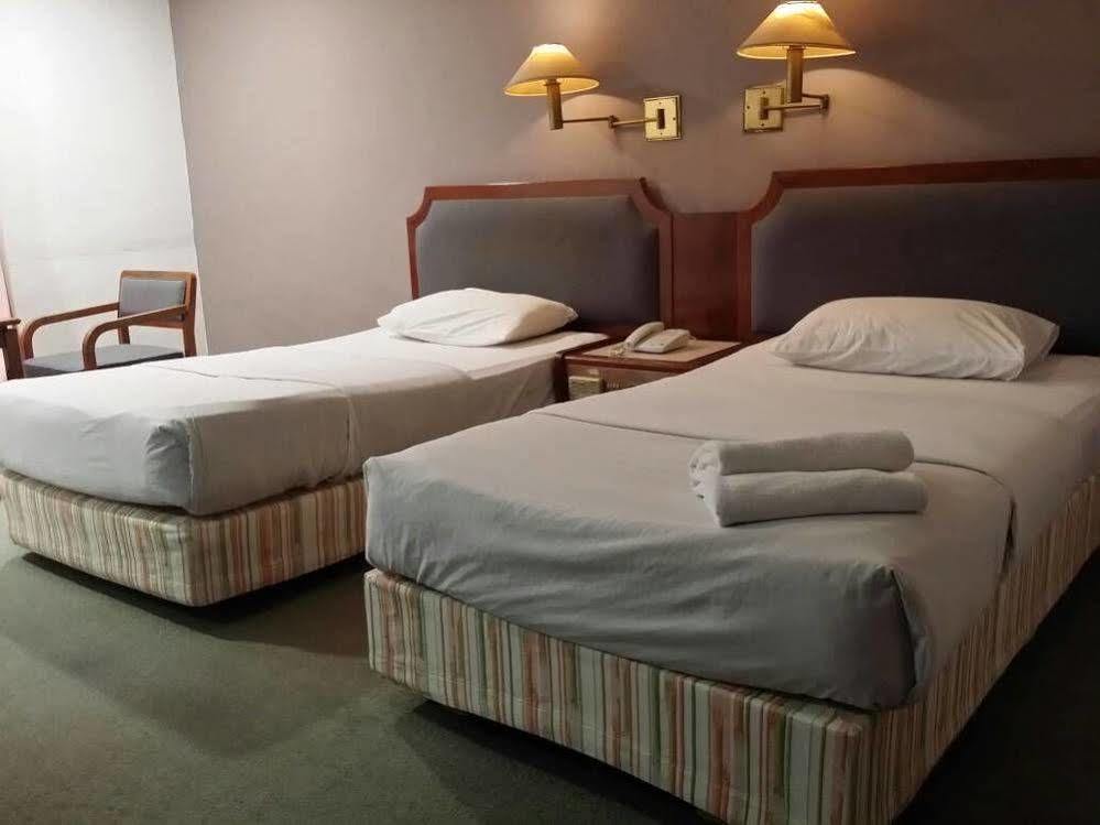 Anika Inn - Keluang Ngoại thất bức ảnh