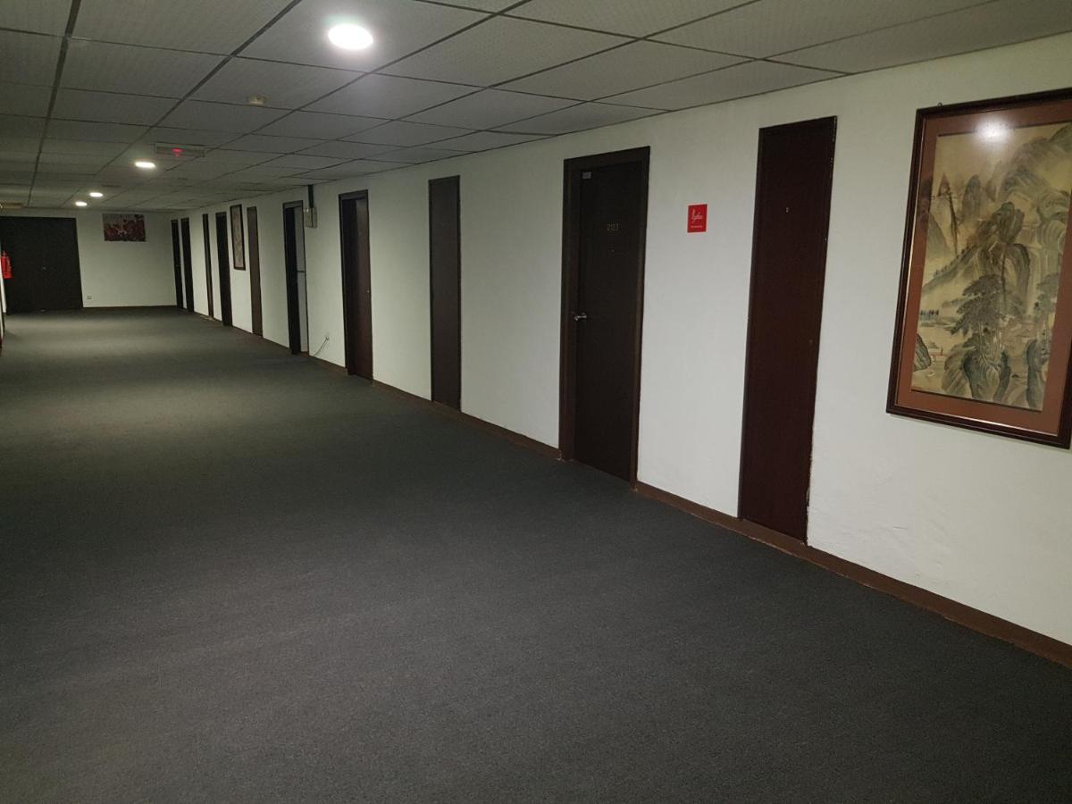 Anika Inn - Keluang Ngoại thất bức ảnh