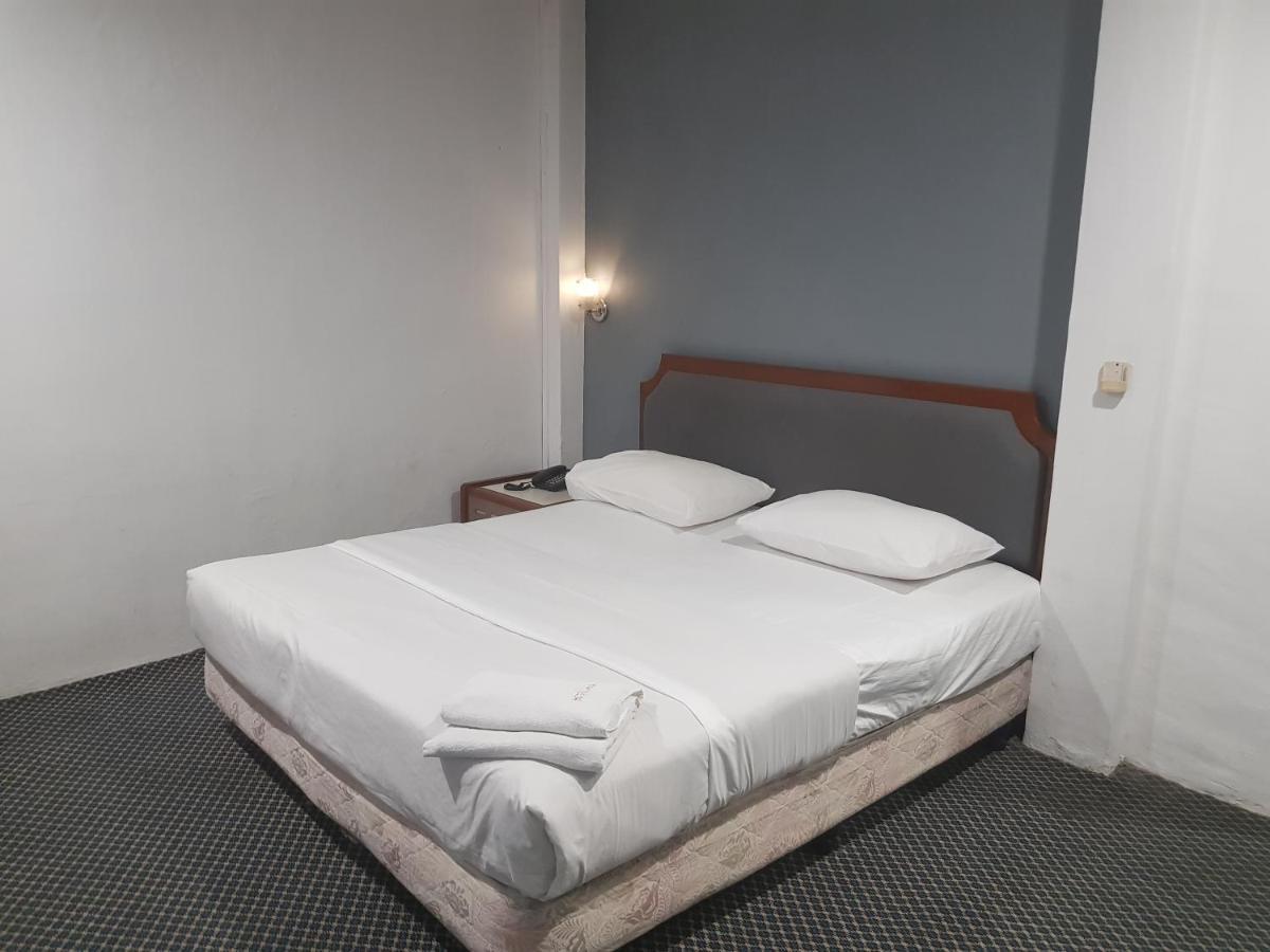Anika Inn - Keluang Ngoại thất bức ảnh