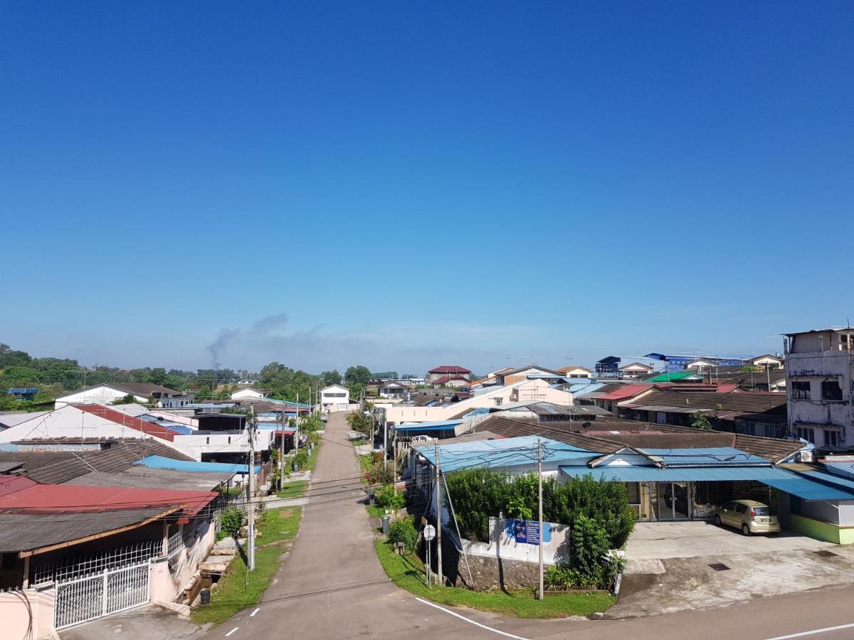 Anika Inn - Keluang Ngoại thất bức ảnh